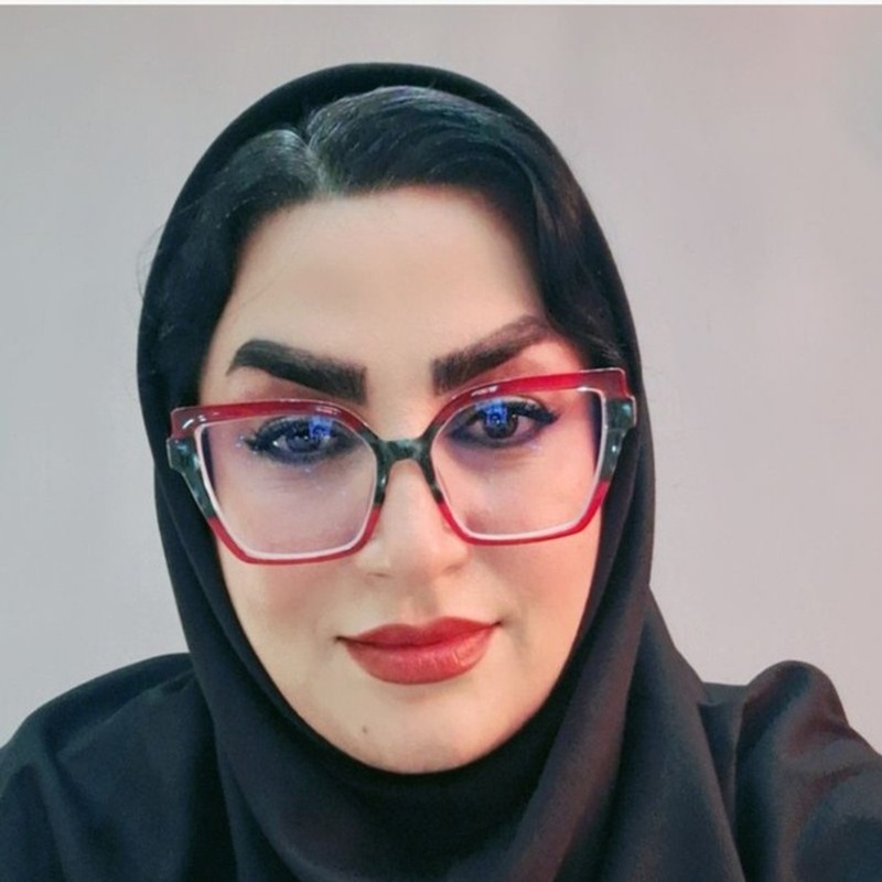 امینه مهرآذر